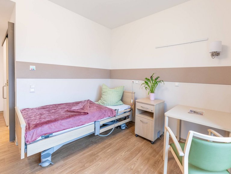 Referenz Sanierung Altenheim - Pflegefachzentrum Guben