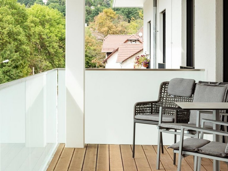 Bild 3 Referenz Neubau – Außenansicht, Balkon ambulant betreute Wohngemeinschaft