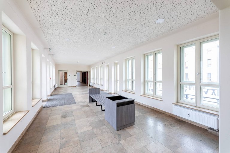 igb Sozialimmobilien - Pflegefachzentrum Guben, Innenansicht (offener Durchgang)