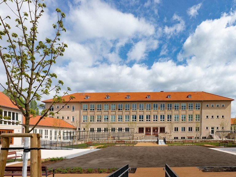 Bild 1 Referenz Revitalisierung | Sanierung | Neubau – Außenansicht, Innenhof
